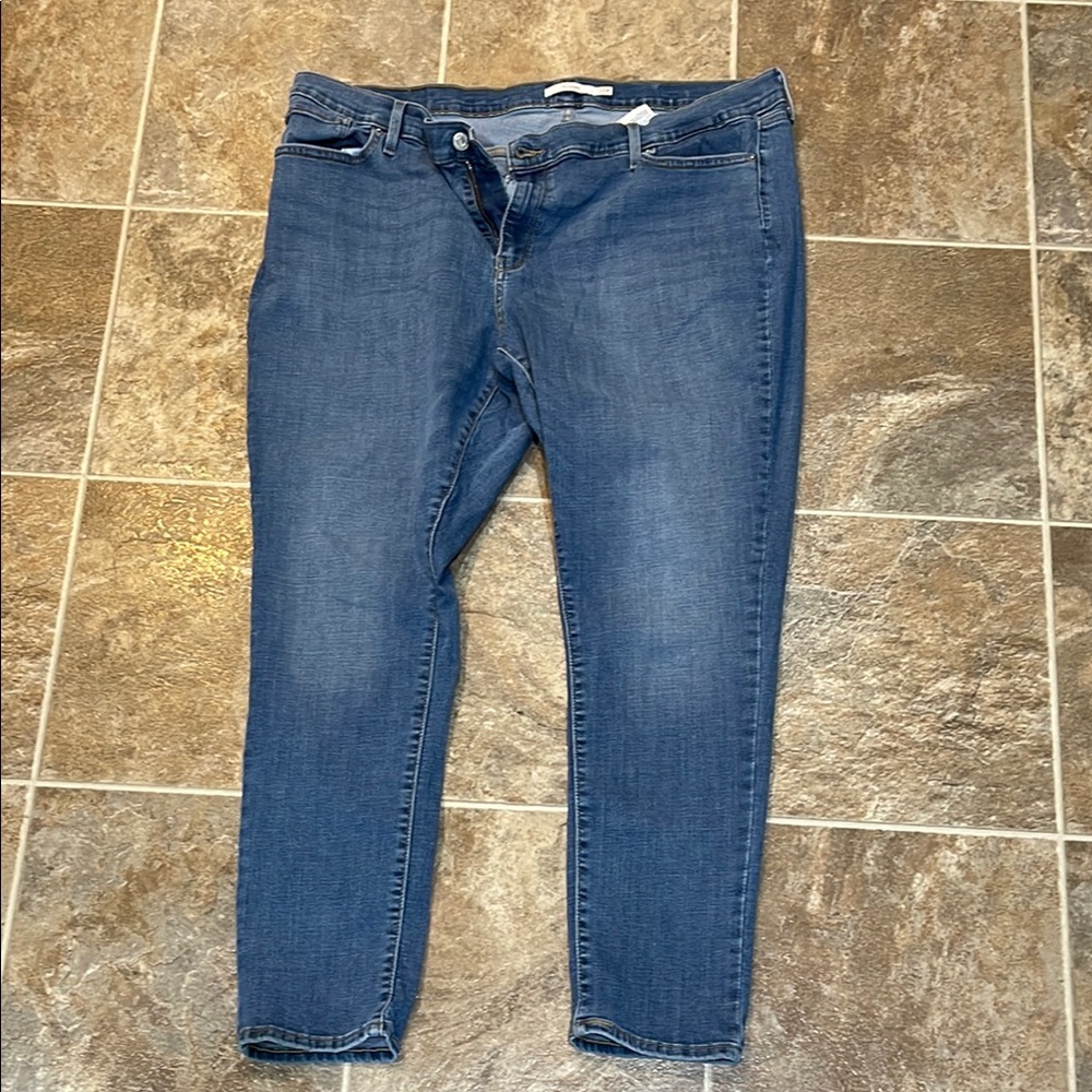 Levi’s 711 skinny jeans